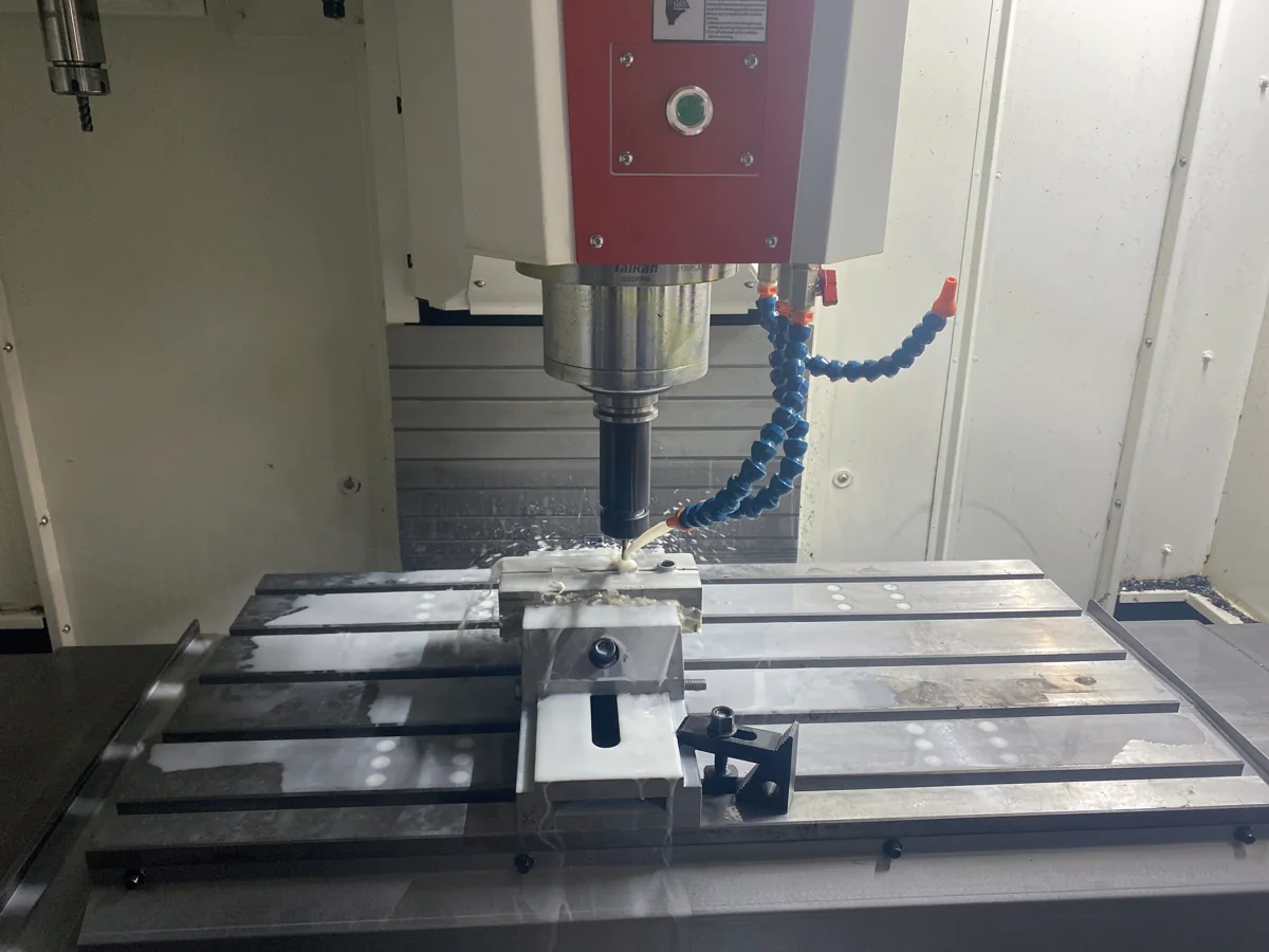 Machining centre with a component fixture