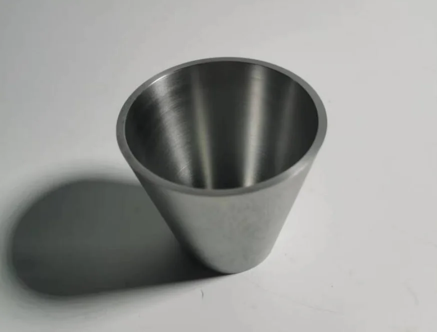 Open-cup crucible geometry example